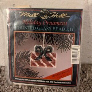 Mill Hill Holiday Ornament Counted Glass Bead Kit H10 Gift Package Vintage 1990